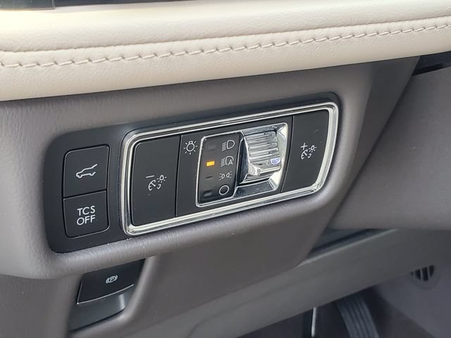 Certified 2023 Lincoln Nautilus FWD w/ Premium Package image 12