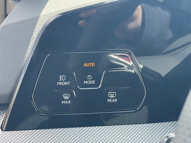 New 2026 Volkswagen GTI SE FWD image 18