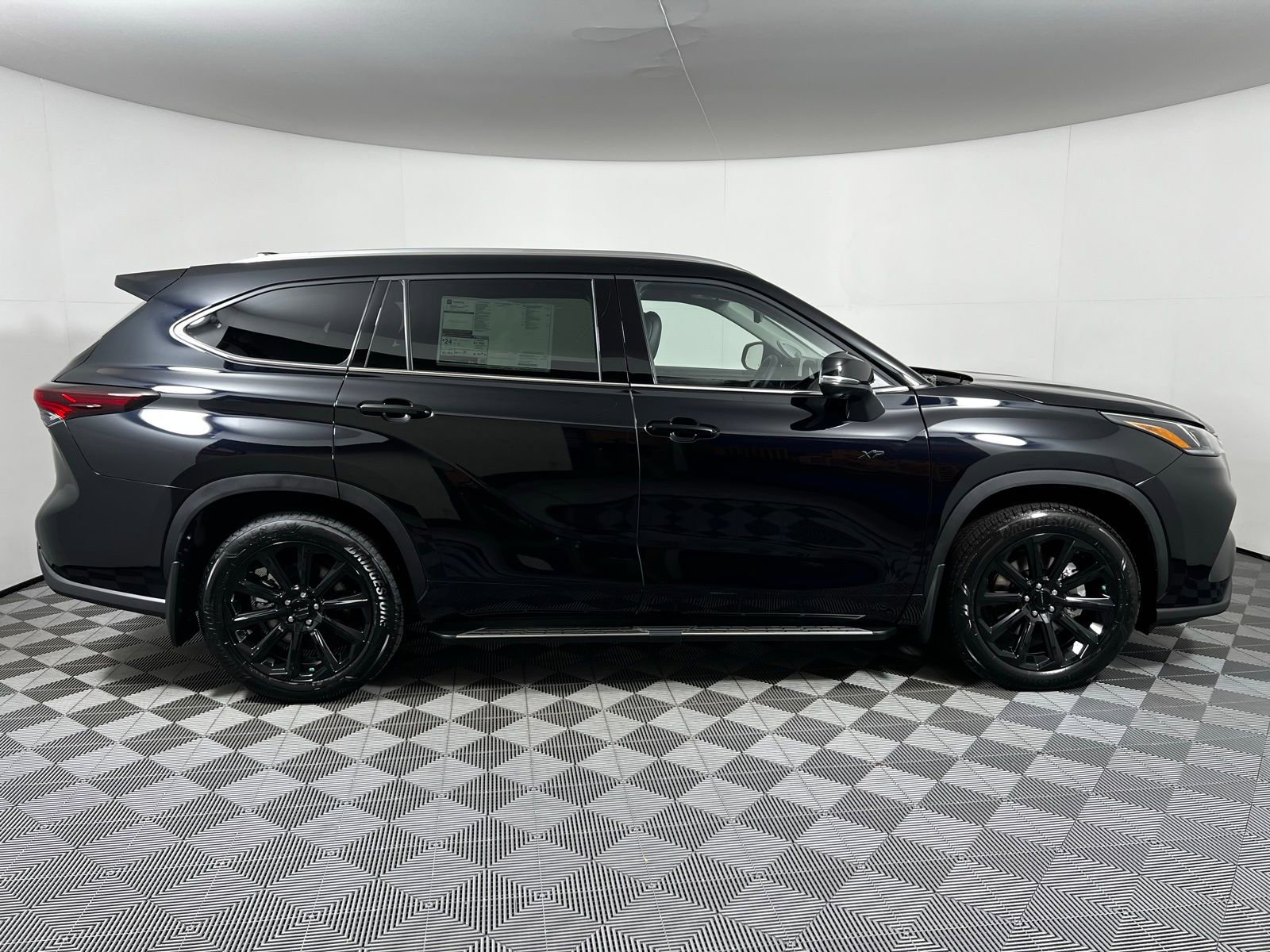 Certified 2026 Toyota Highlander Limited image 4