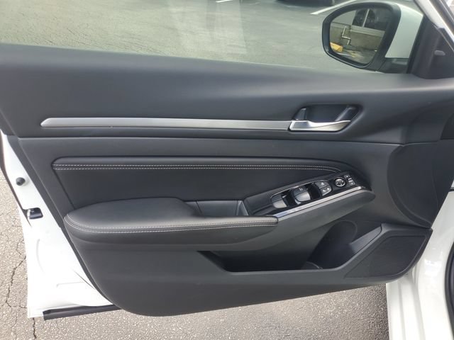 Certified 2023 Nissan Altima 2.5 SV w/ SV Premium Package FWD image 13