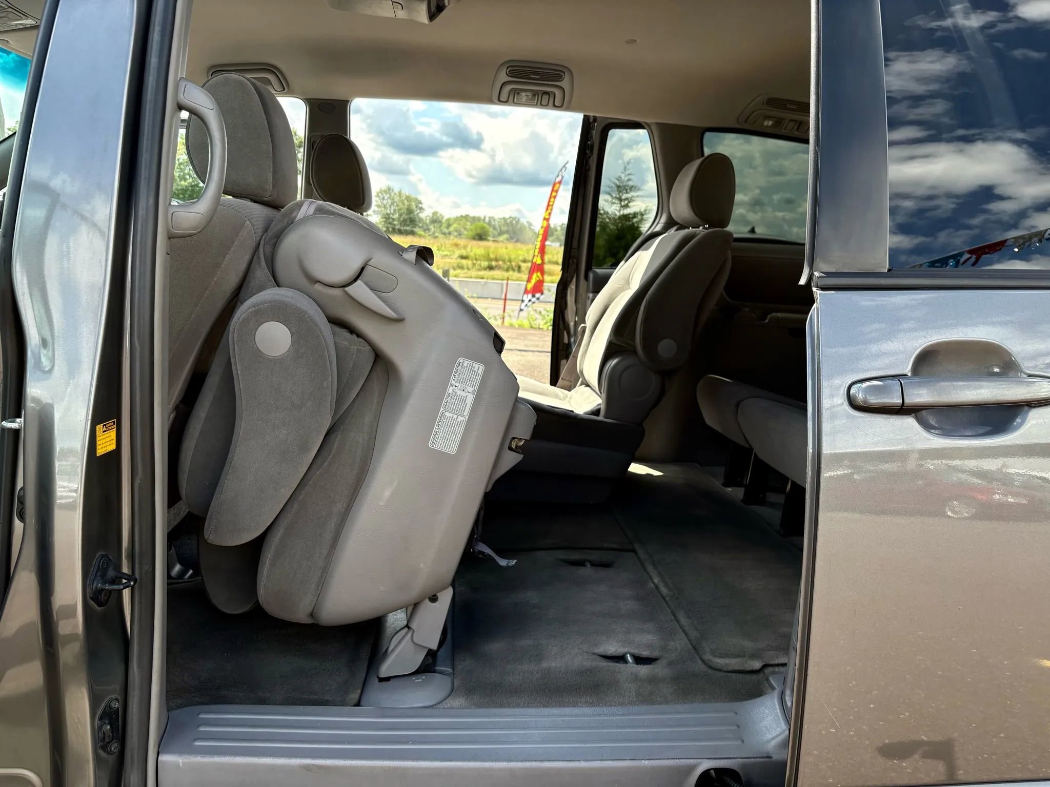 Used 2005 Toyota Sienna LE image 18