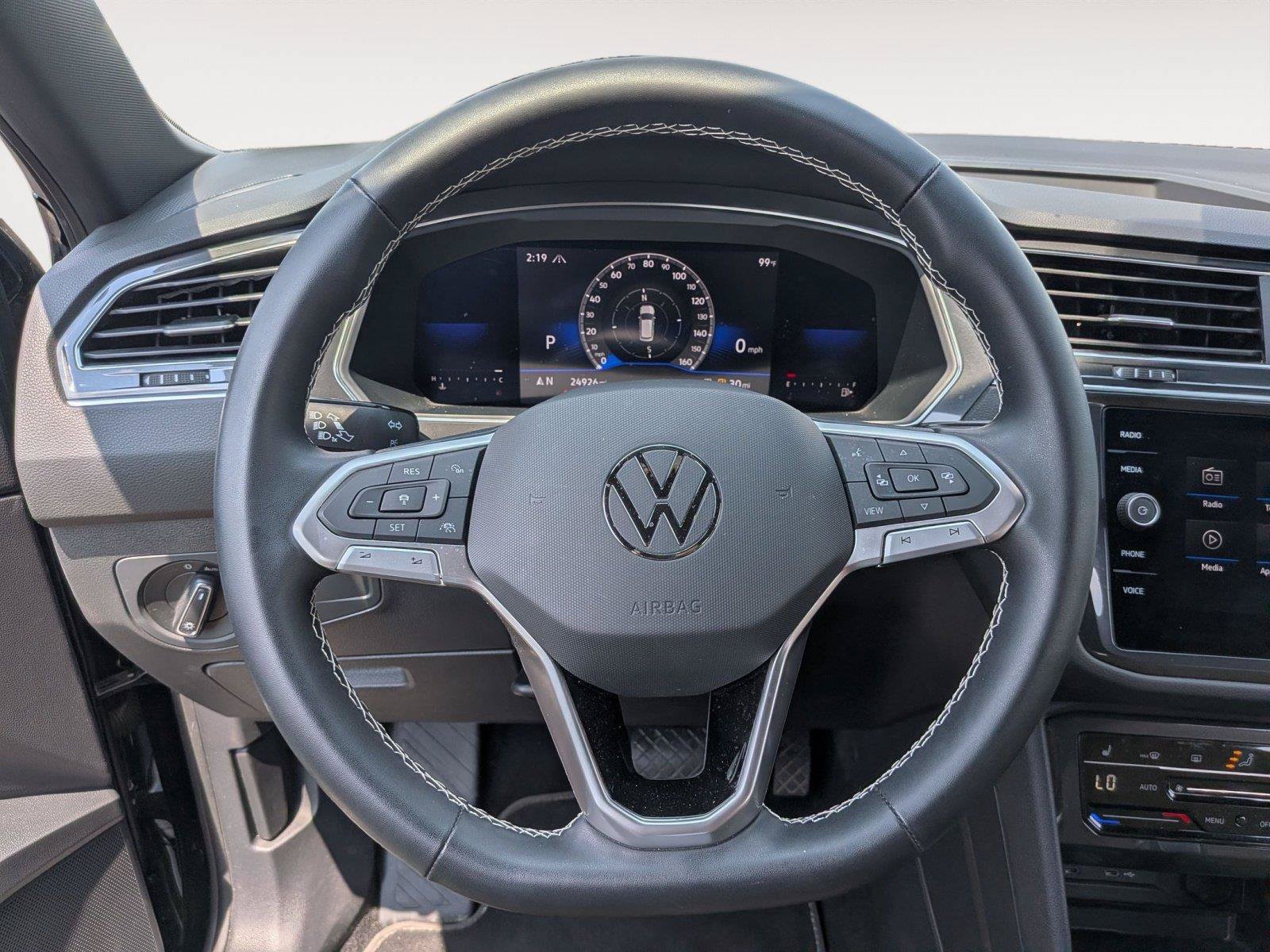 Used 2023 Volkswagen Tiguan SE w/ Panoramic Sunroof Package AWD/4WD image 26