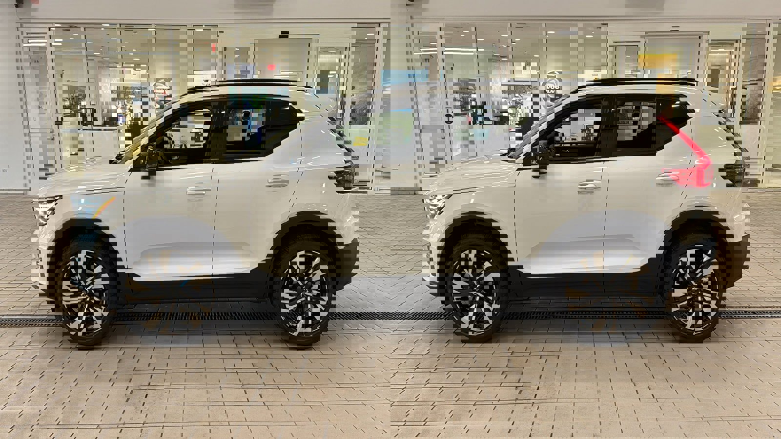 Used 2026 Volvo XC40 B5 Ultra w/ Protection Package Premier image 8