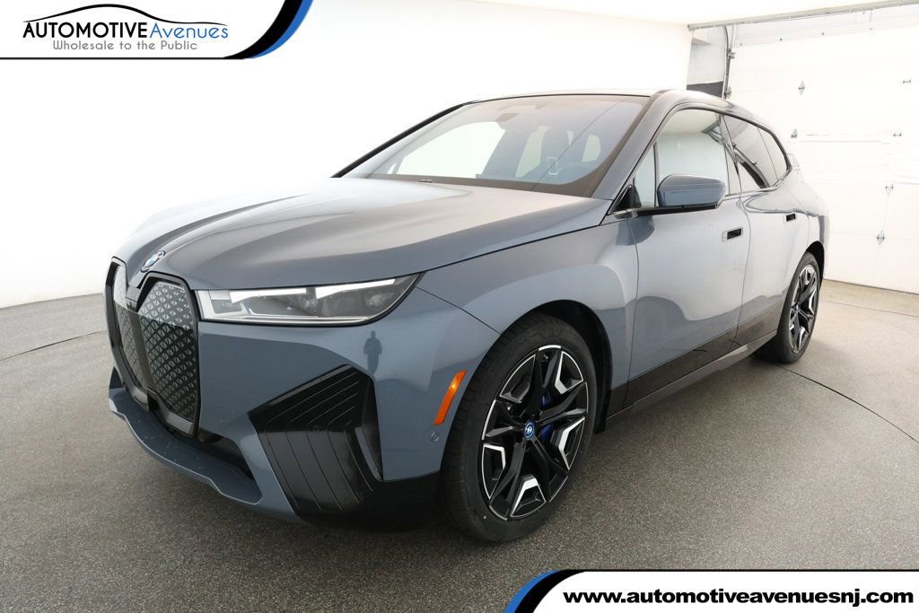 Used 2023 BMW iX M60 w/ Executive Package image 1