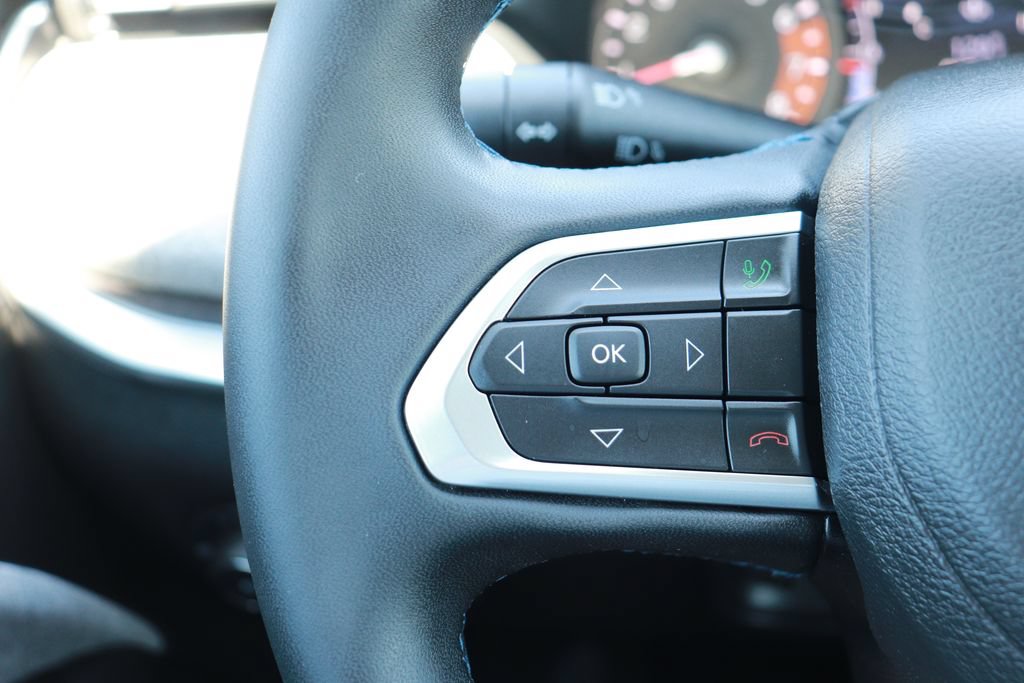 Used 2022 Jeep Compass Latitude FWD image 19
