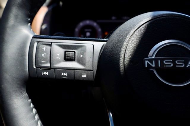 Used 2023 Nissan Pathfinder Platinum image 25