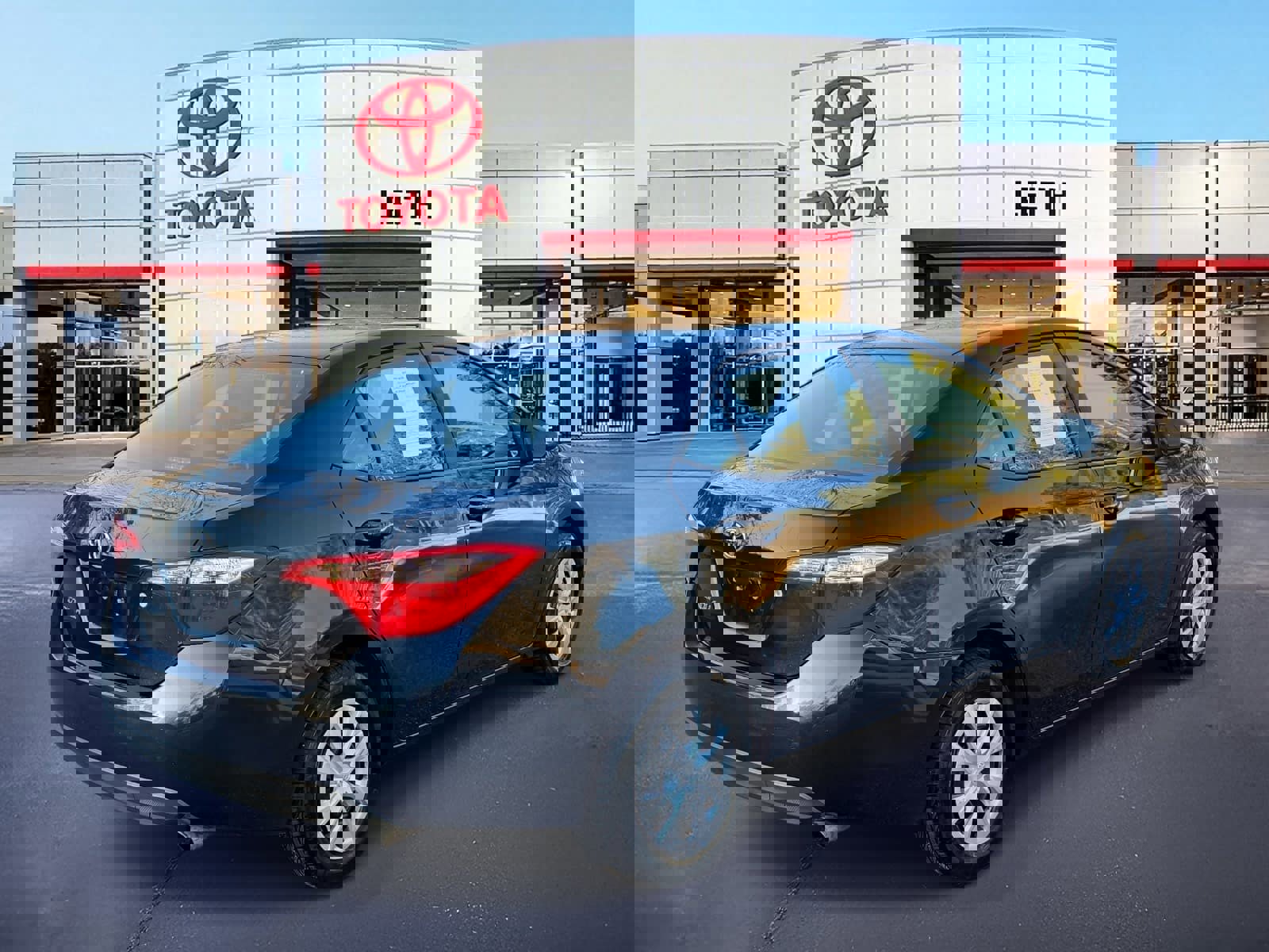 Used 2019 Toyota Corolla LE image 5