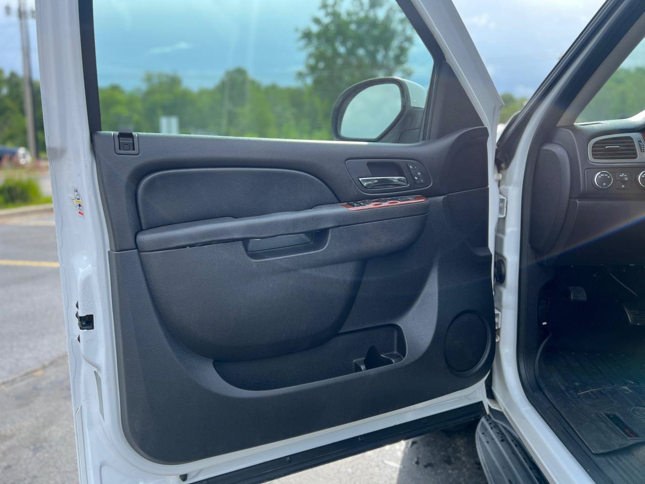 Used 2012 Chevrolet Tahoe LT AWD/4WD image 14