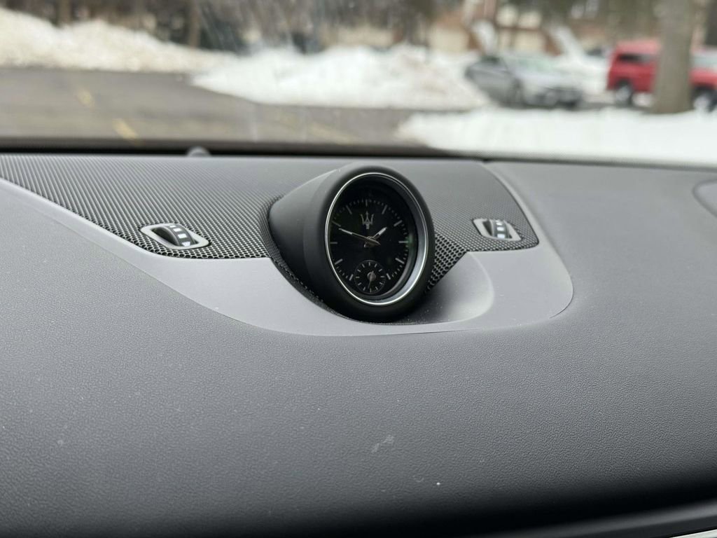 Used 2022 Maserati Levante Modena image 24