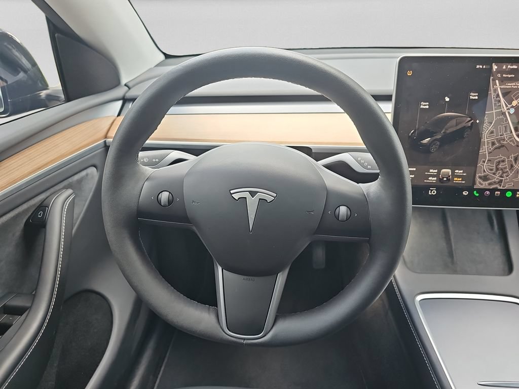 Used 2025 Tesla Model Y Long Range RWD image 12