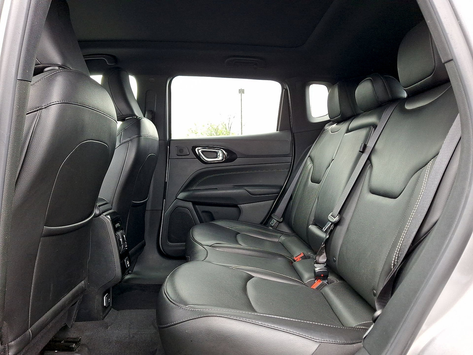 Used 2022 Jeep Compass High Altitude AWD/4WD image 19