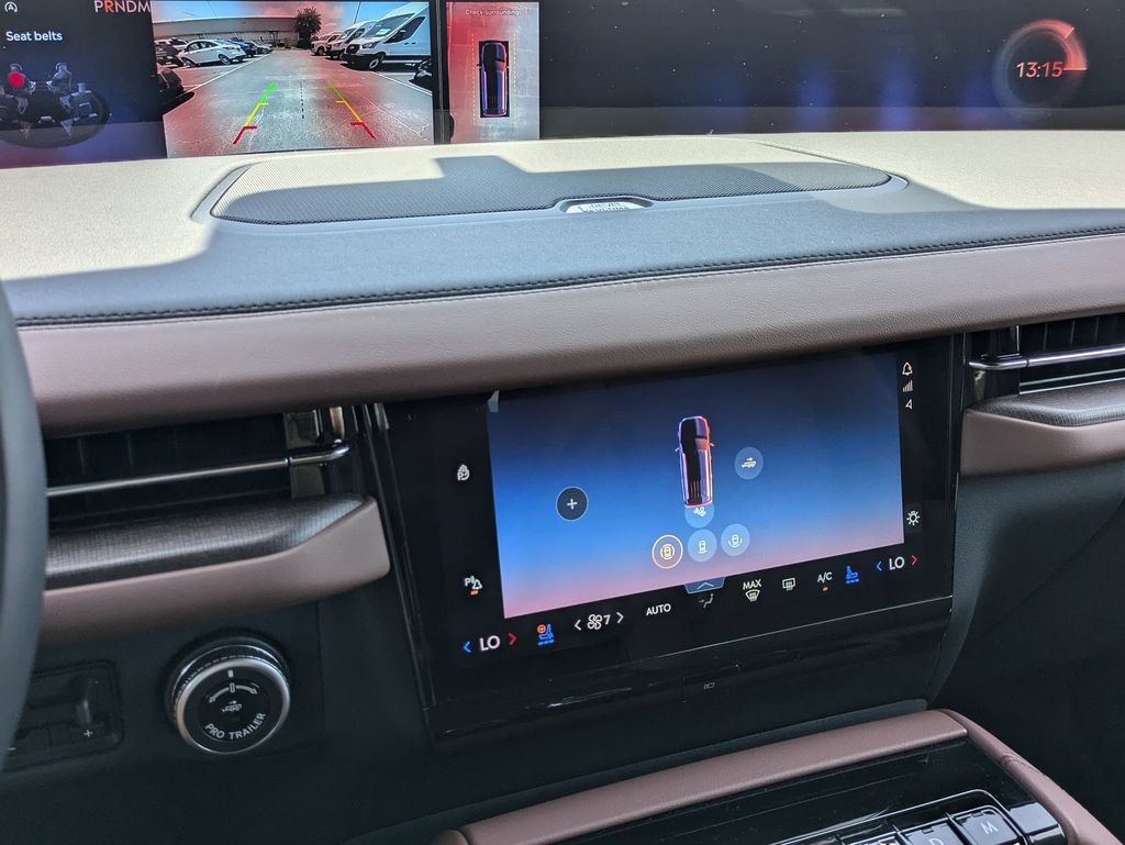 New 2027 Lincoln Navigator Reserve AWD/4WD image 23