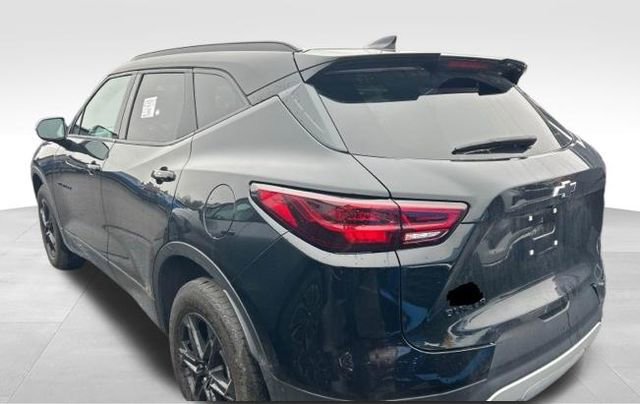 Used 2024 Chevrolet Blazer LT w/ Midnight/Sport Edition image 4