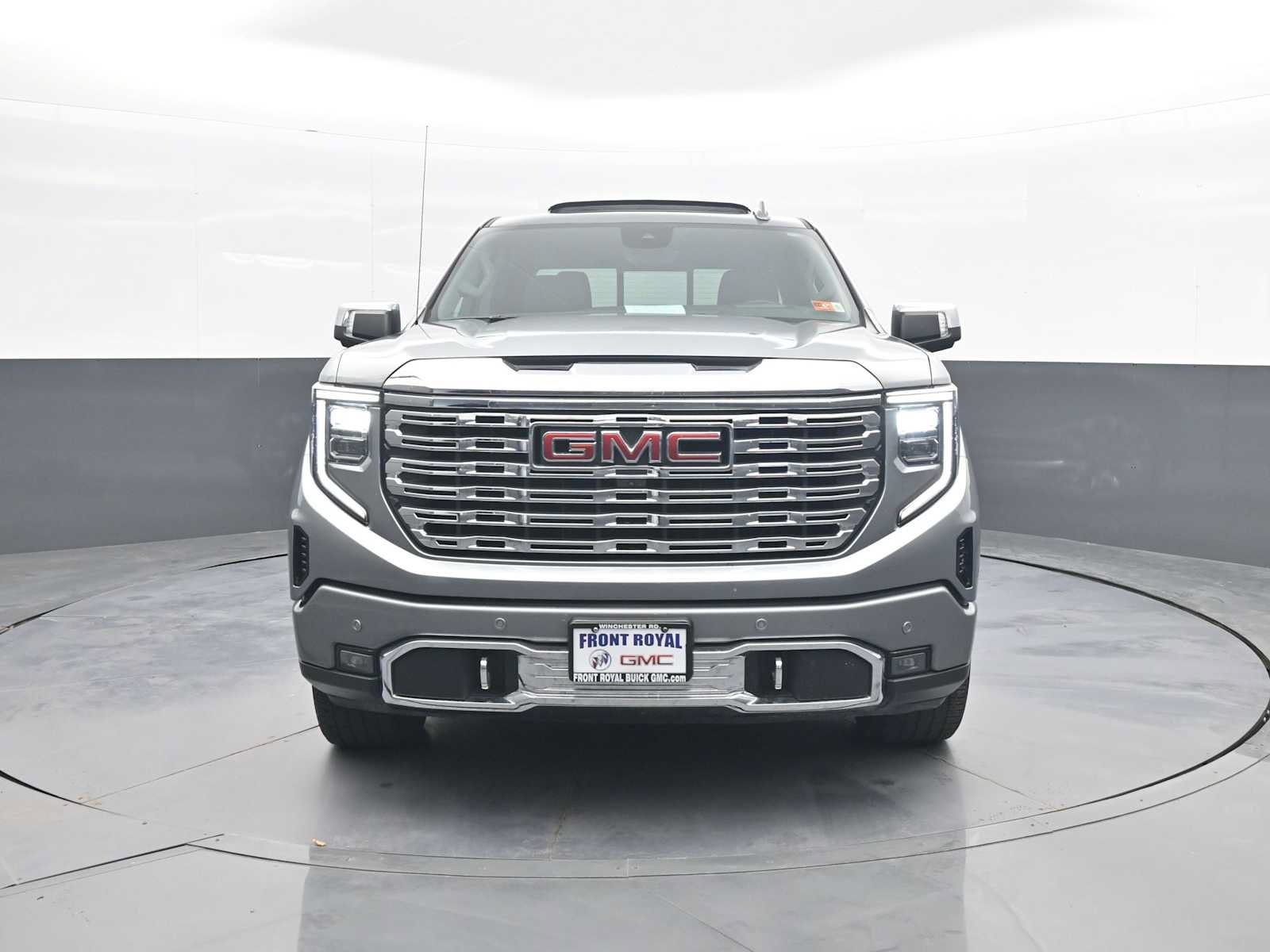 Used 2024 GMC Sierra 1500 Denali w/ Denali Reserve Package AWD/4WD image 3