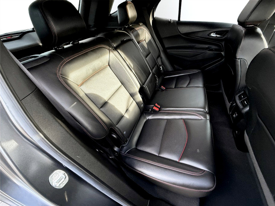 Used 2022 Chevrolet Equinox RS w/ RS Leather Package image 17