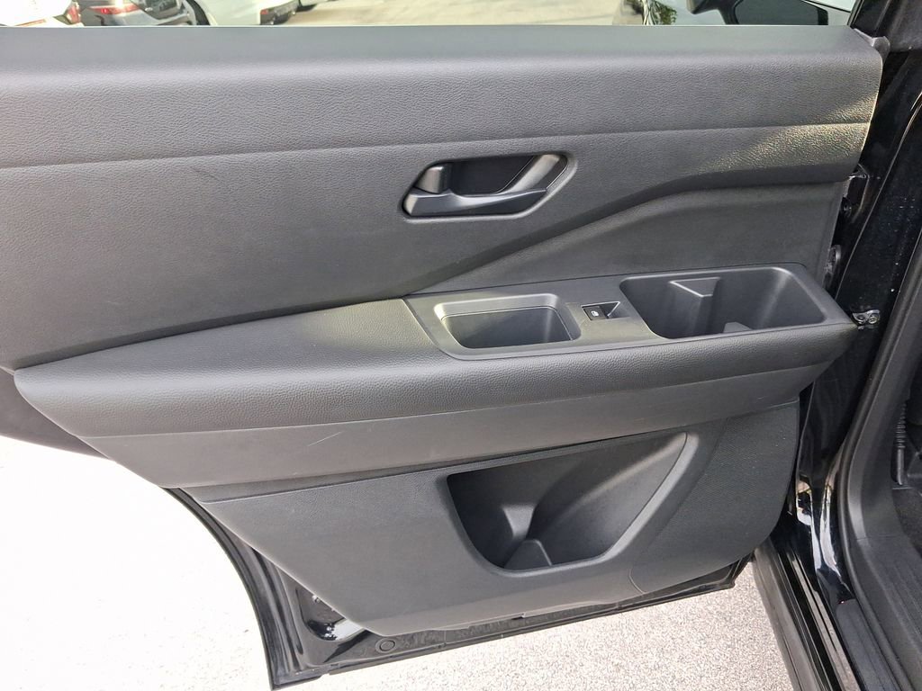 Certified 2024 Nissan Pathfinder SV FWD image 11
