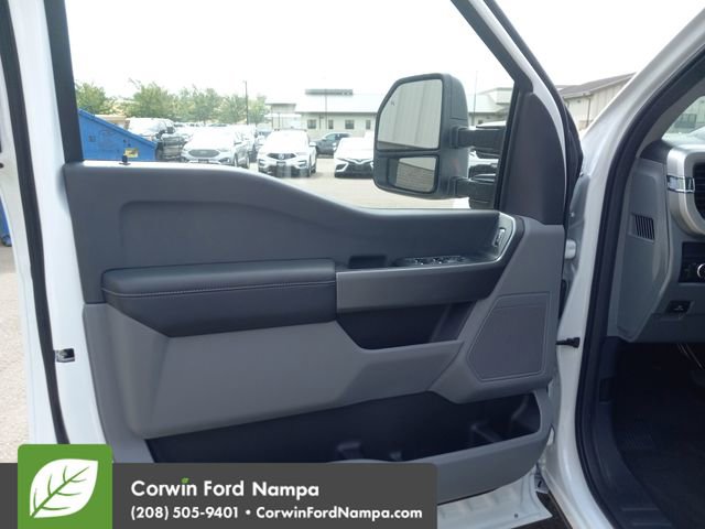 New 2026 Ford F350 XLT w/ Snow Plow/Camper Package image 9