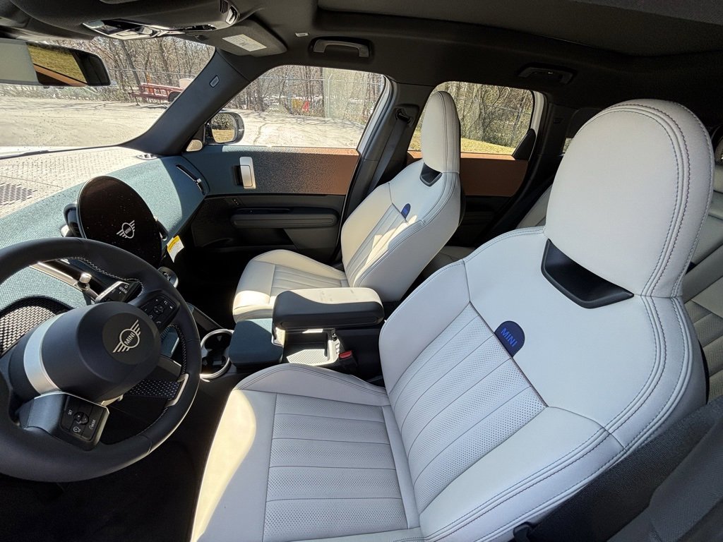 New 2025 MINI Cooper Countryman SE w/ Comfort Package Max image 11