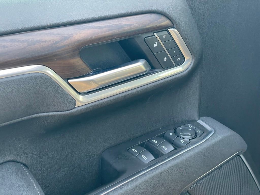 Used 2025 GMC Sierra 1500 SLT image 9