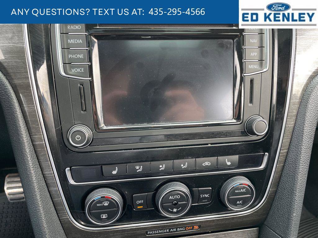 Used 2018 Volkswagen Passat 2.0T SEL Premium image 11