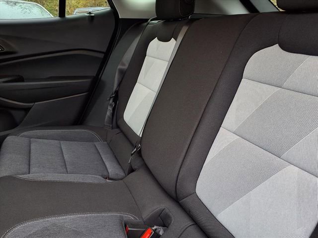 Used 2024 Chevrolet Trax LS w/ LS Convenience Package image 6