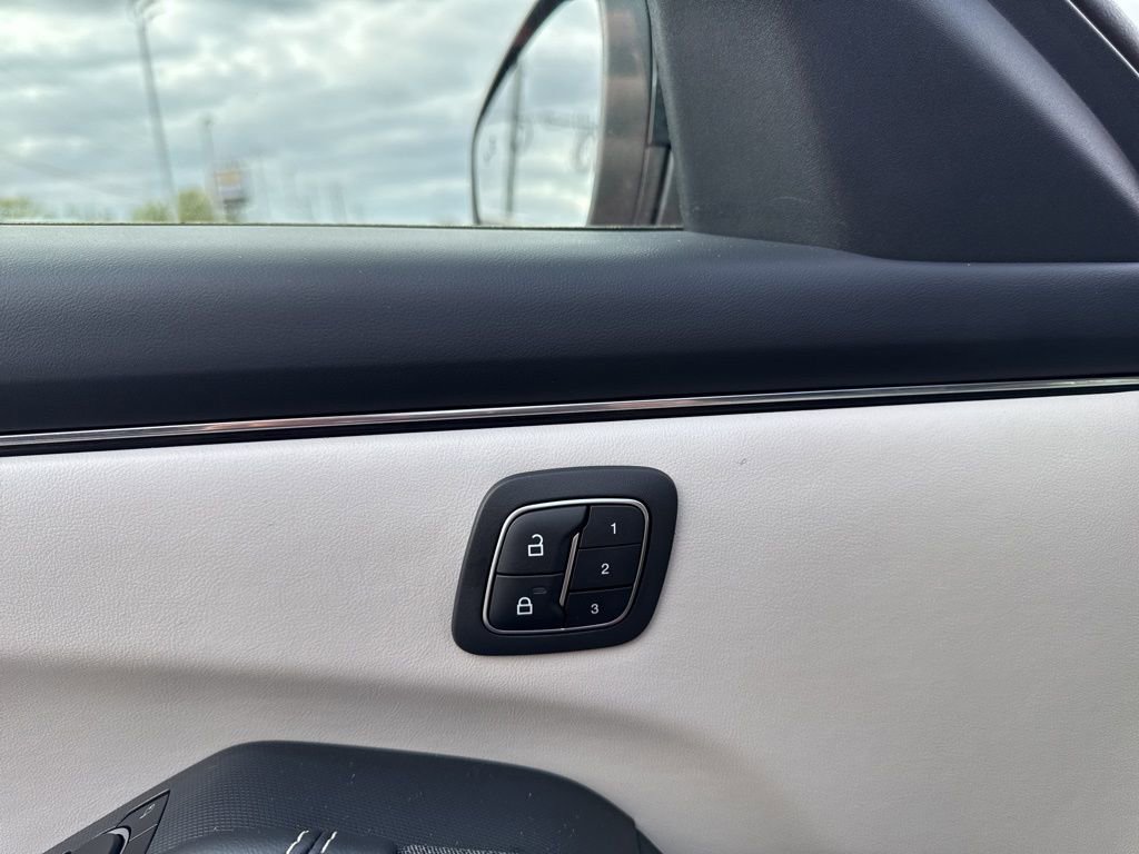 Used 2021 Ford Mustang Mach-E Premium image 12