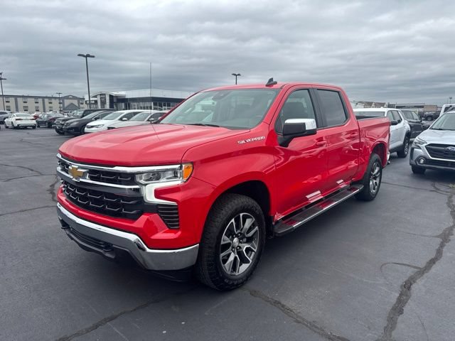 Used 2022 Chevrolet Silverado 1500 LT AWD/4WD image 7