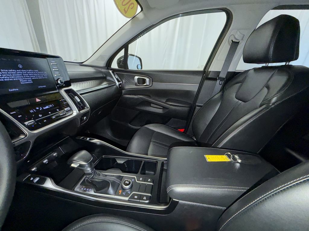 Used 2021 Kia Sorento S w/ Panoramic Sunroof Package image 21