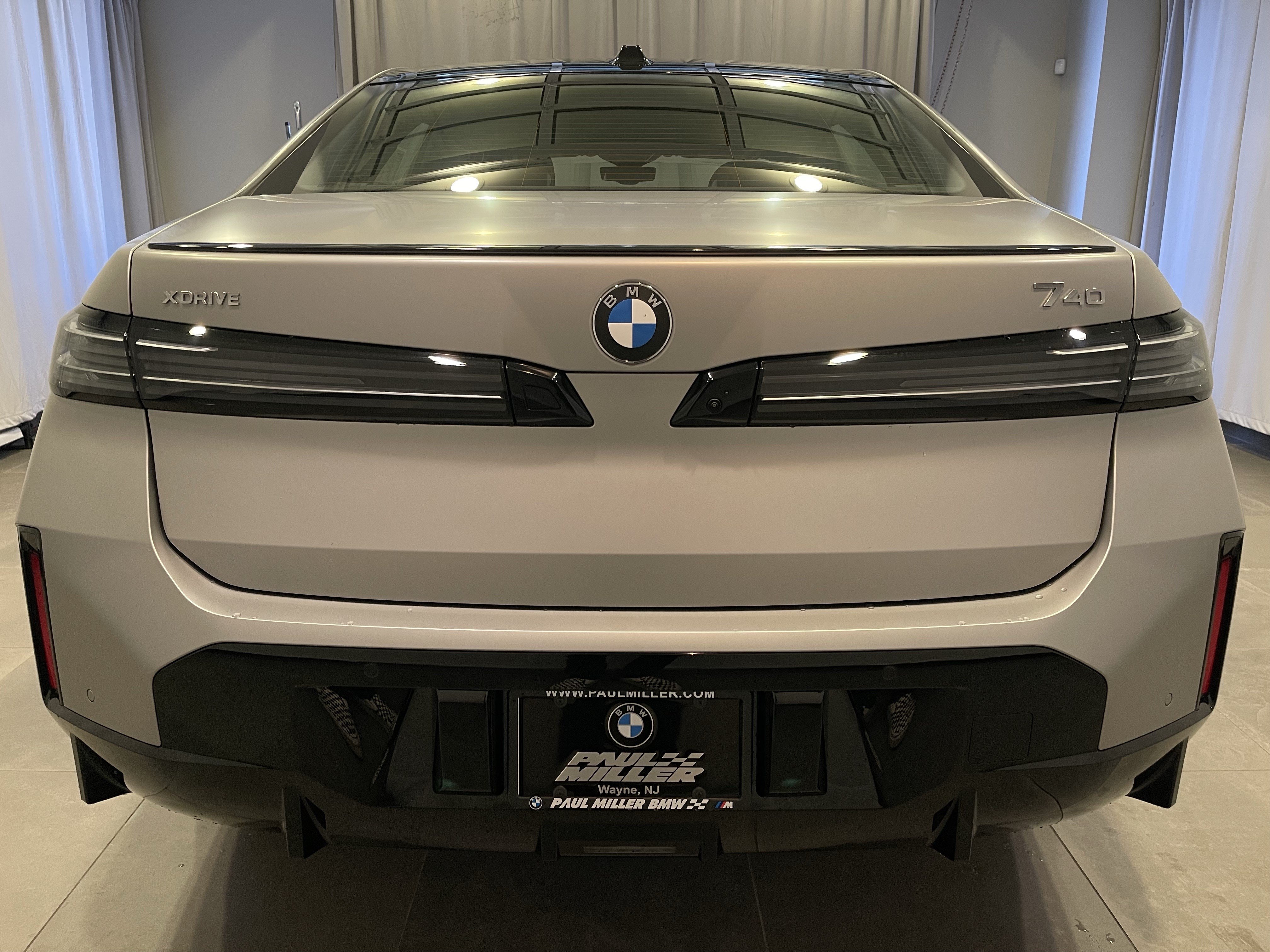 New 2027 BMW 740i xDrive w/ M Sport Professional Package AWD/4WD image 5