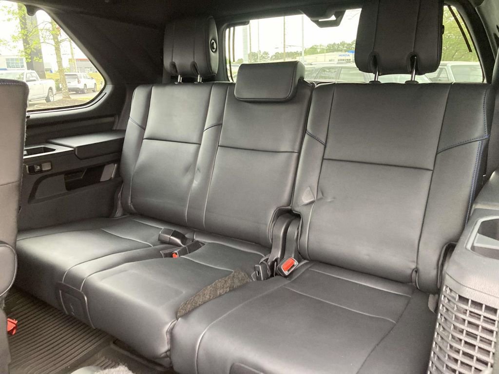 Used 2024 Toyota Sequoia Platinum AWD/4WD image 10