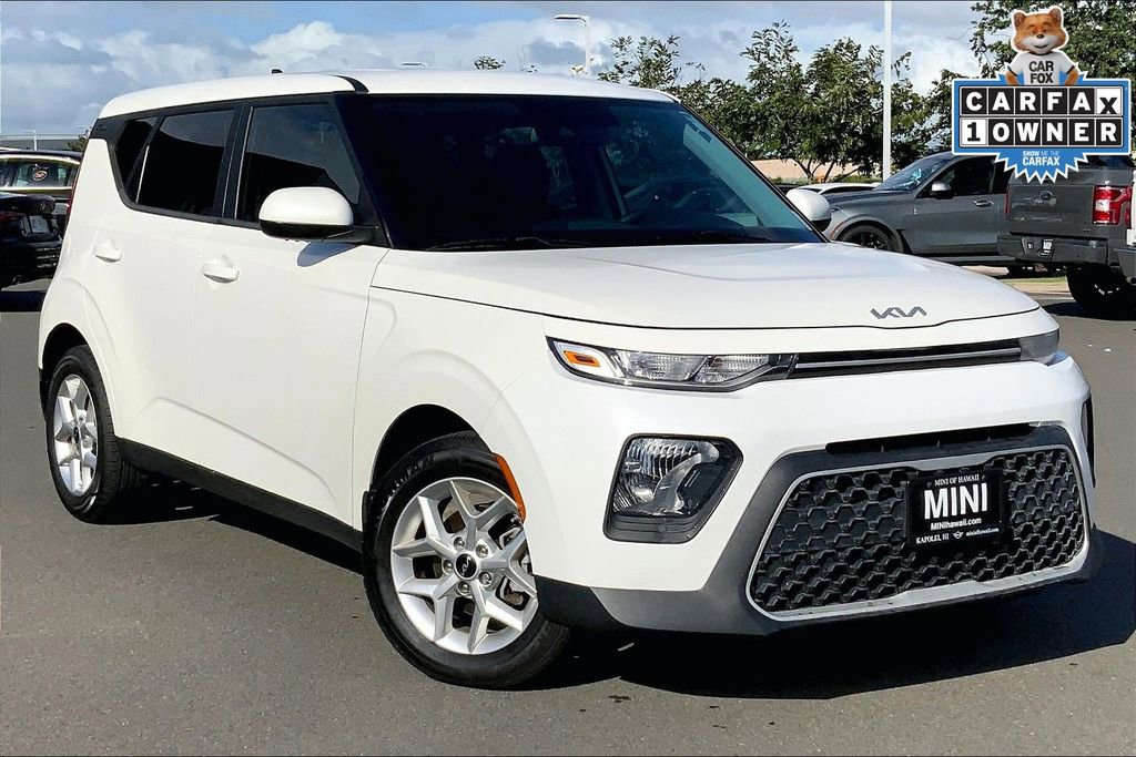 Used 2022 Kia Soul LX w/ Technology Package FWD image 1