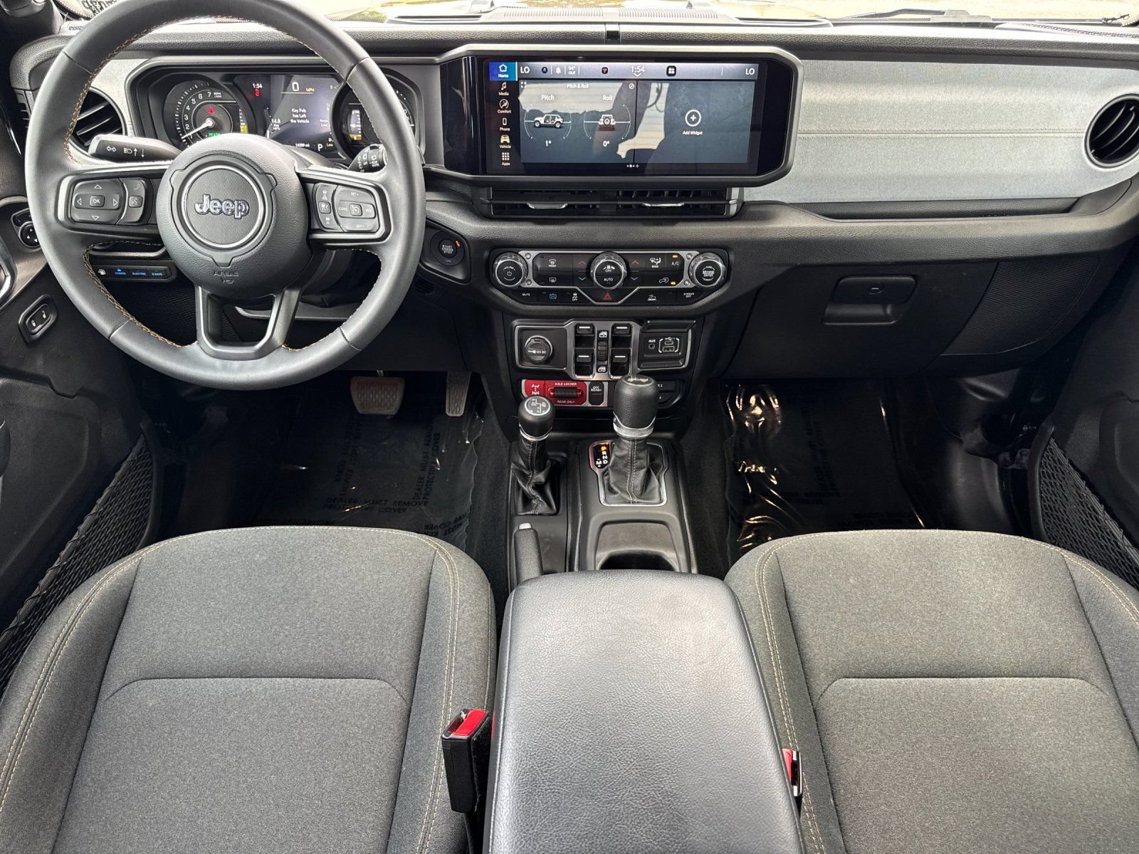 Used 2024 Jeep Wrangler Unlimited AWD/4WD image 15