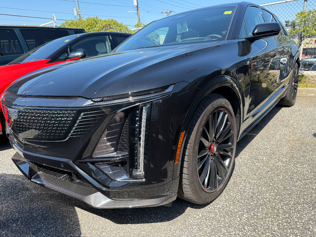 New 2026 Cadillac Lyriq V w/ Exterior Carbon Fiber Package AWD/4WD image 2