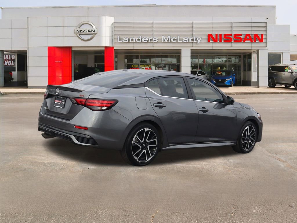 Used 2025 Nissan Sentra SR w/ SR Premium Package image 3