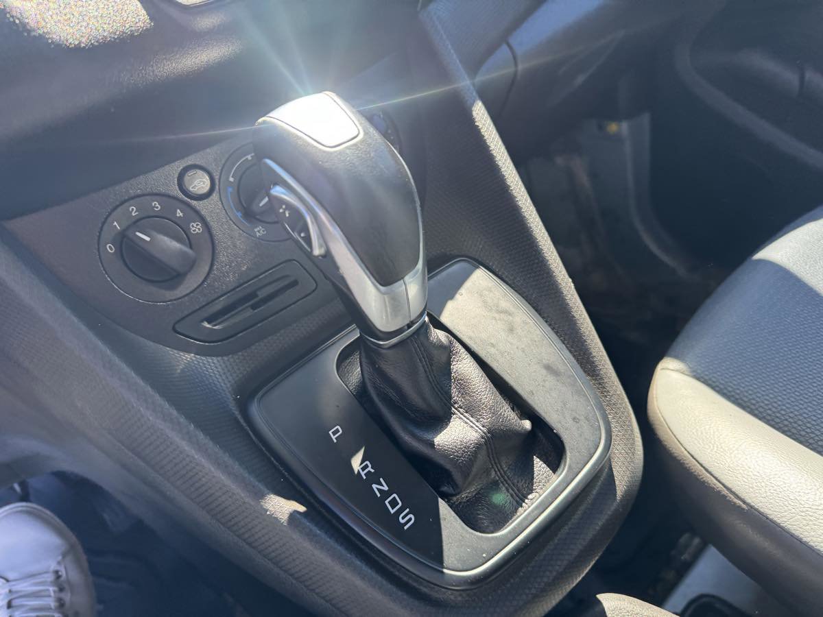 Used 2018 Ford Transit Connect XL image 12