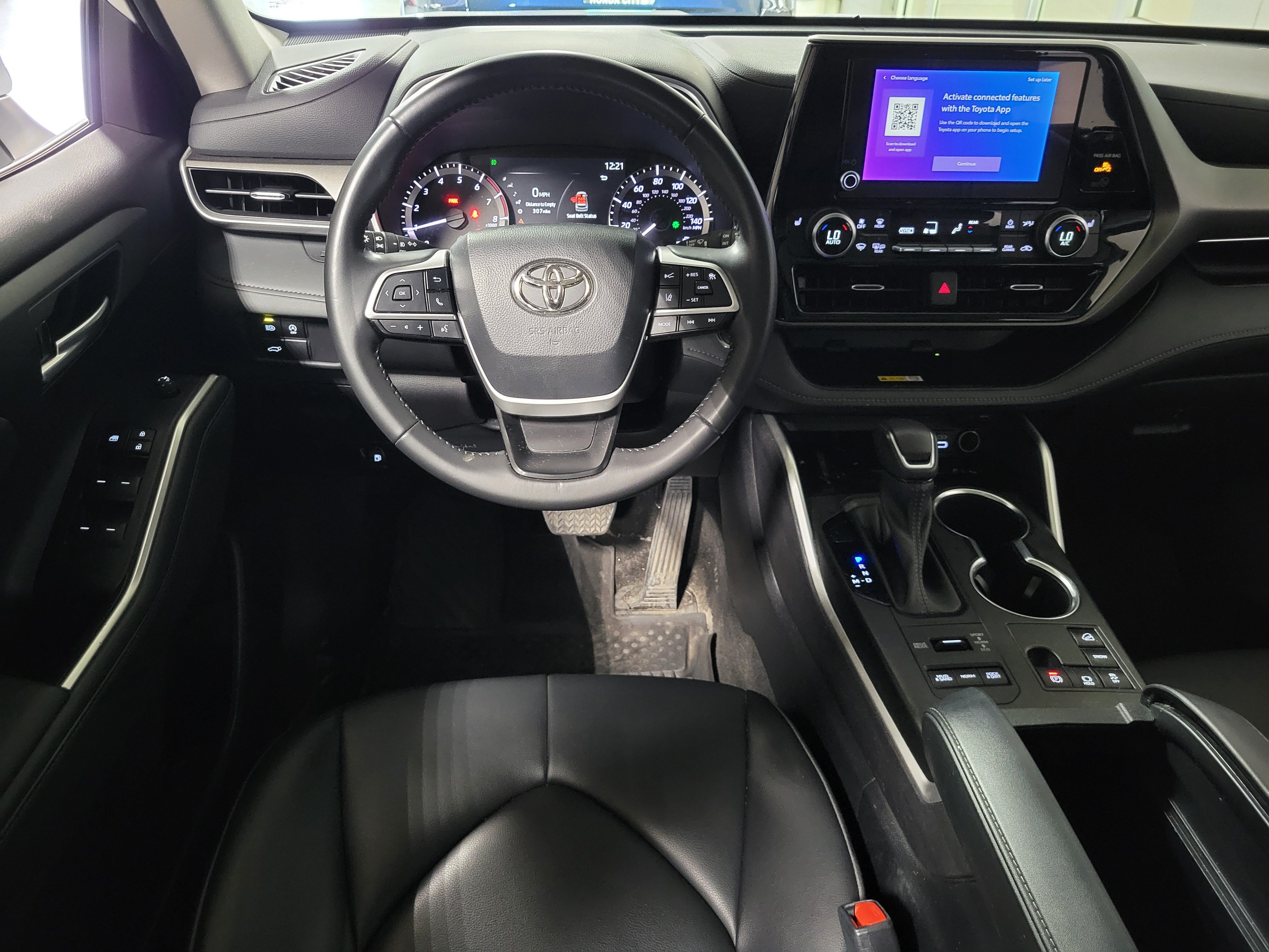 Used 2023 Toyota Highlander XLE AWD/4WD image 14