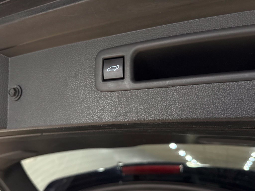 Used 2020 Toyota Highlander Platinum AWD/4WD image 24