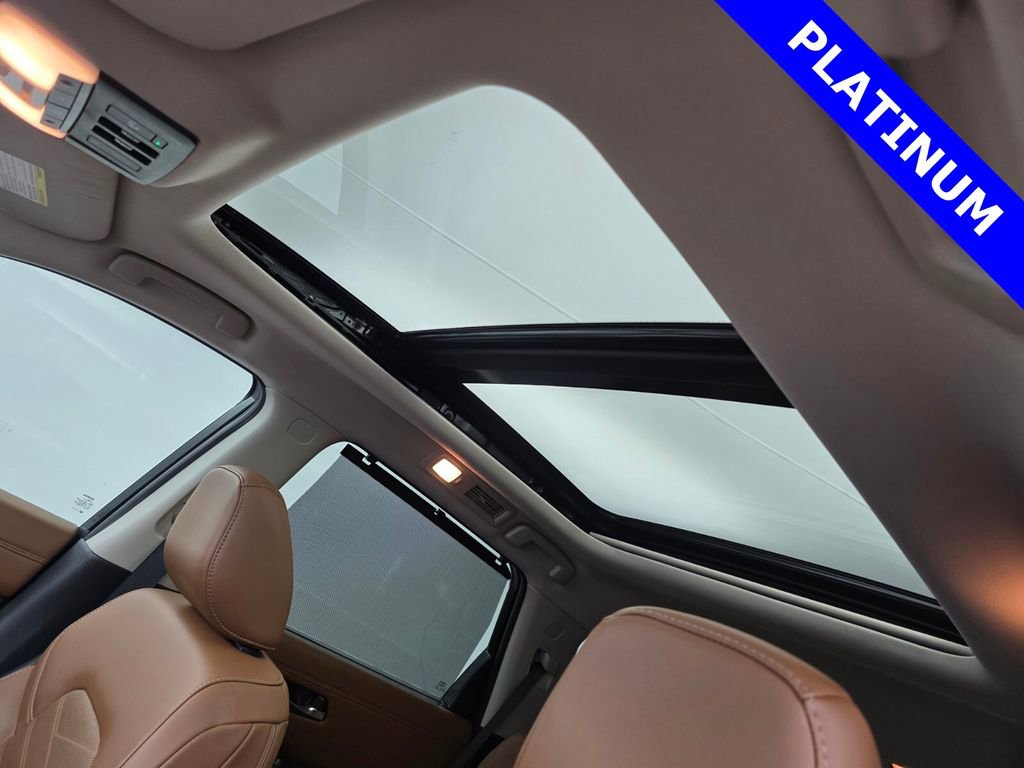 Used 2024 Nissan Pathfinder Platinum image 12