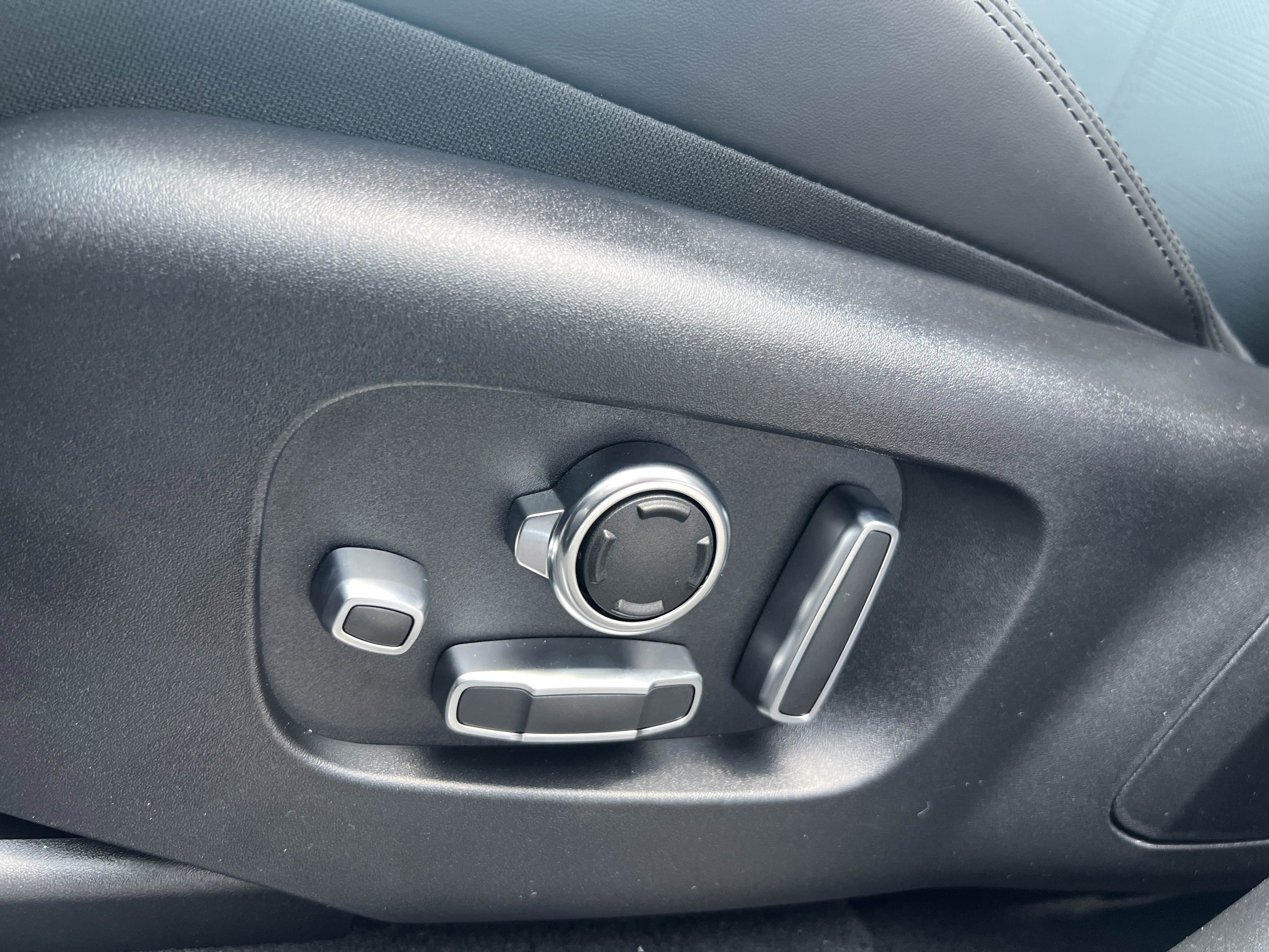 New 2026 Land Rover Range Rover Velar Autobiography image 25