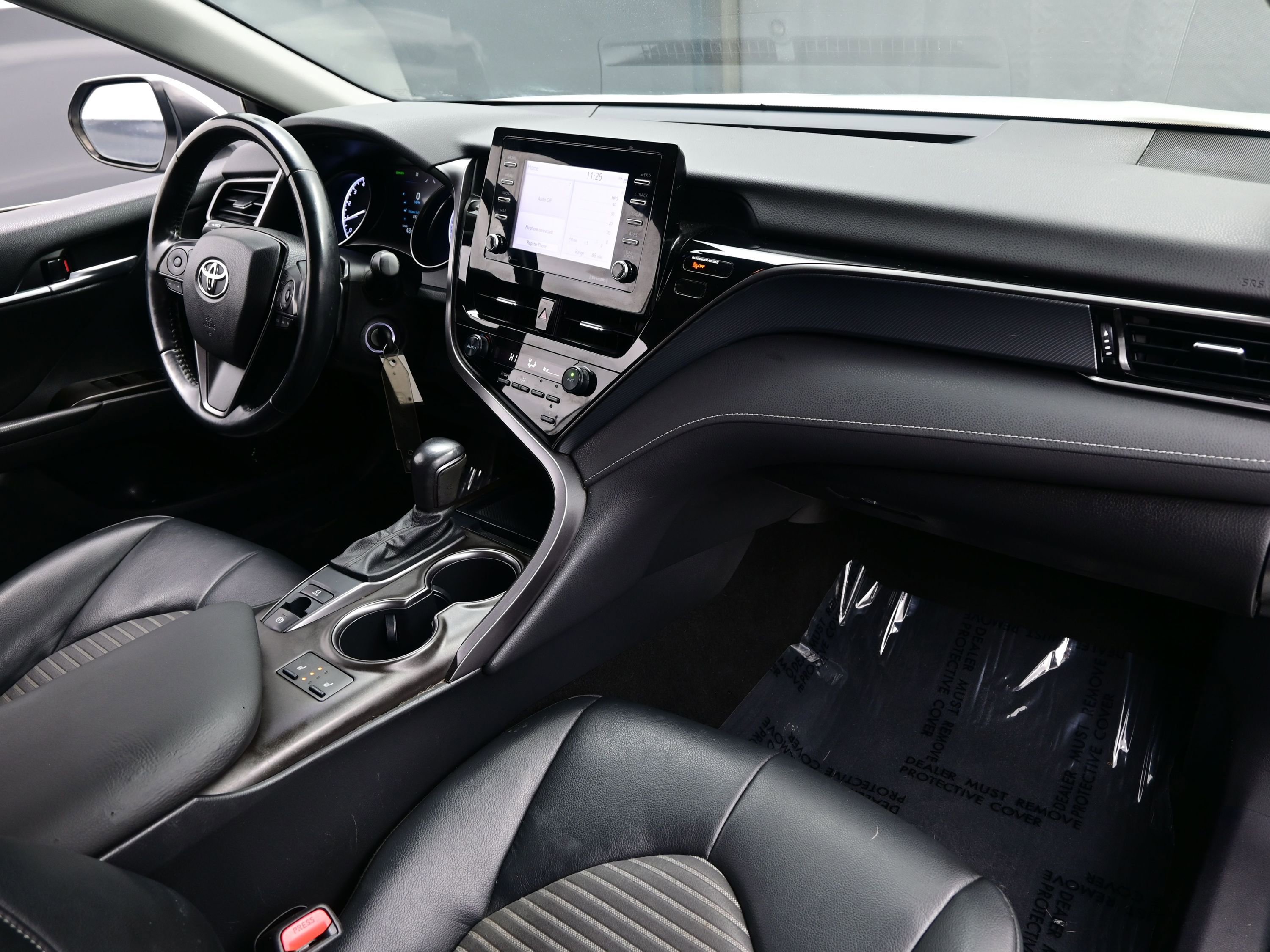 Used 2021 Toyota Camry SE w/ Cold Weather Package image 15