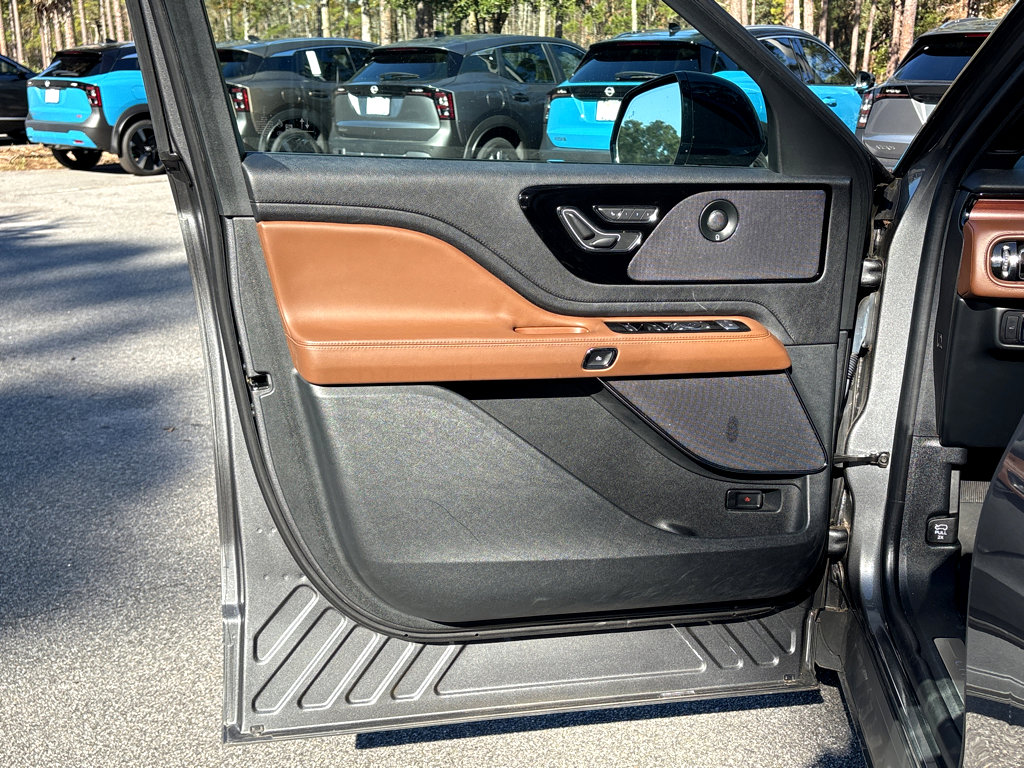 Used 2023 Lincoln Aviator Reserve w/ Equipment Group 201A image 27