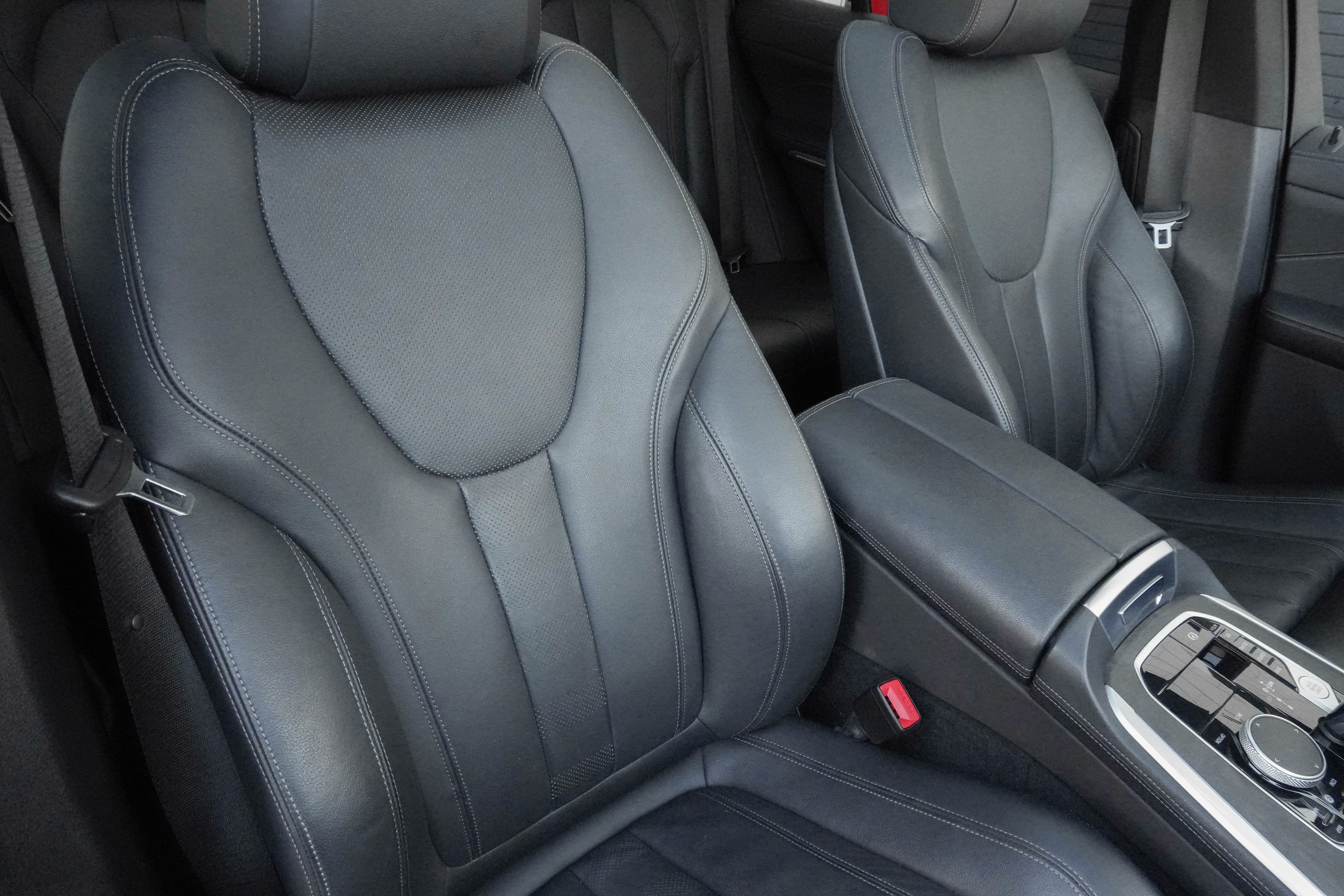 Used 2022 BMW X5 xDrive40i w/ M Sport Package image 11