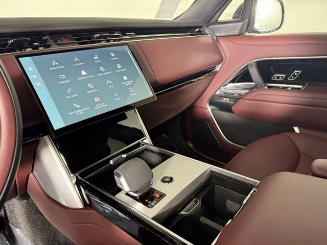 New 2025 Land Rover Range Rover SE image 25