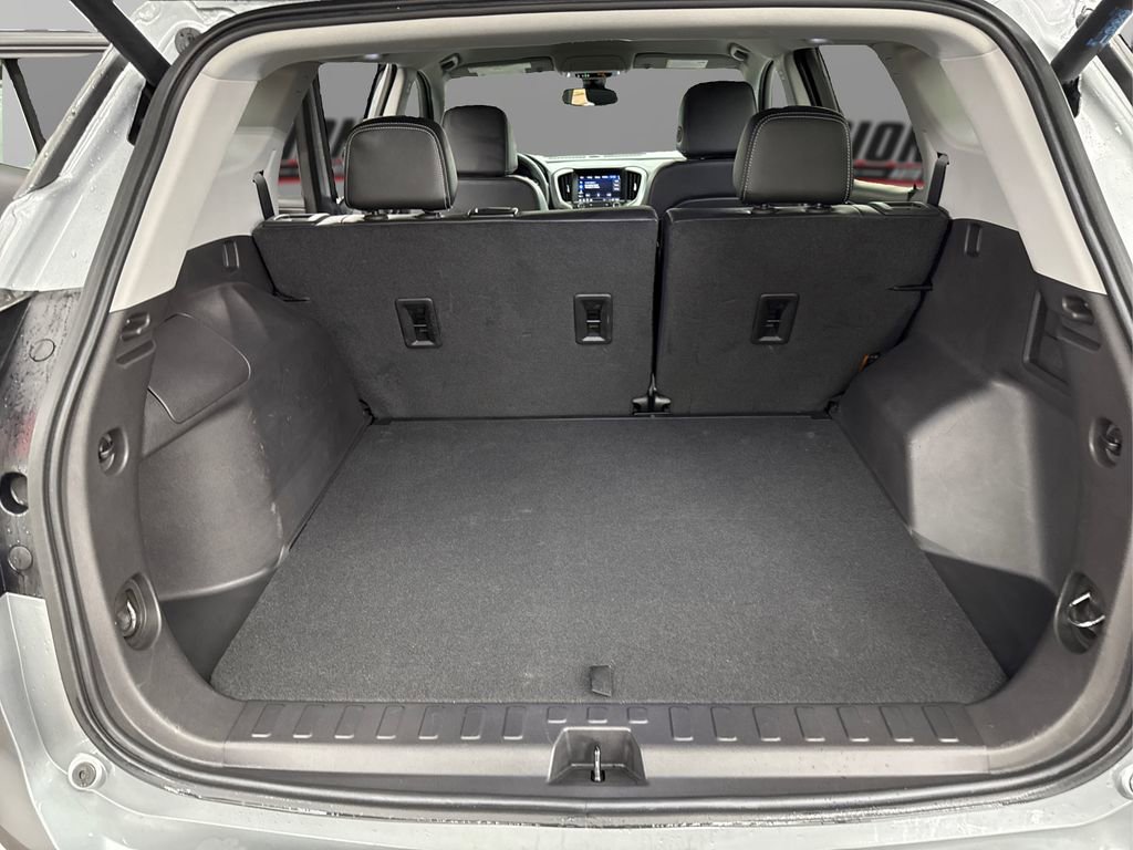 Used 2024 GMC Terrain SLT image 11