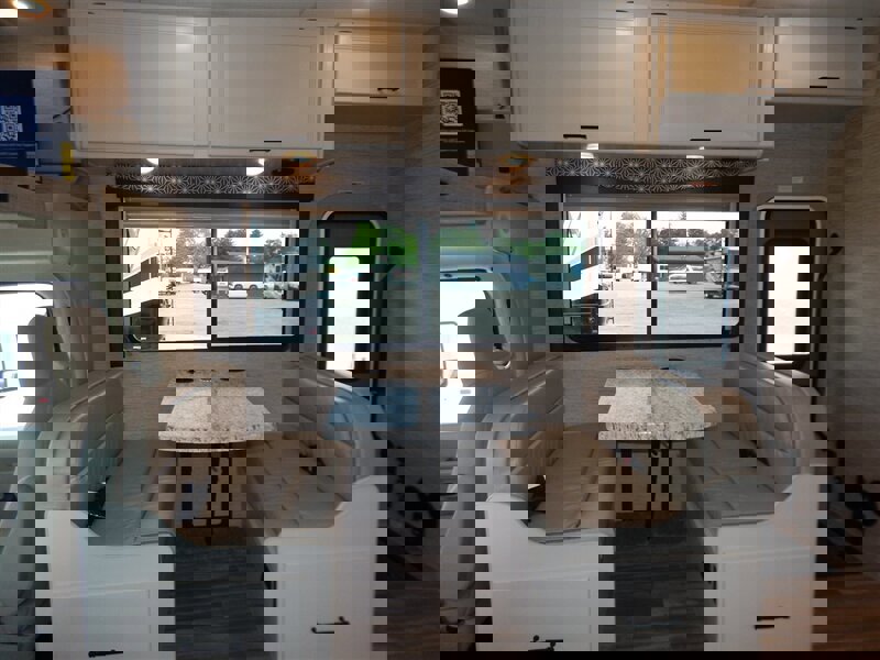 Used 2022 Ford E-450 and Econoline 450 Super Duty w/ Motorhome Prep Package image 39