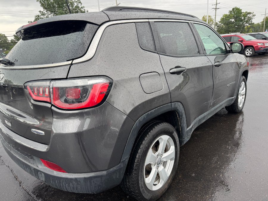 Used 2017 Jeep Compass Latitude w/ Popular Equipment Group AWD/4WD image 11