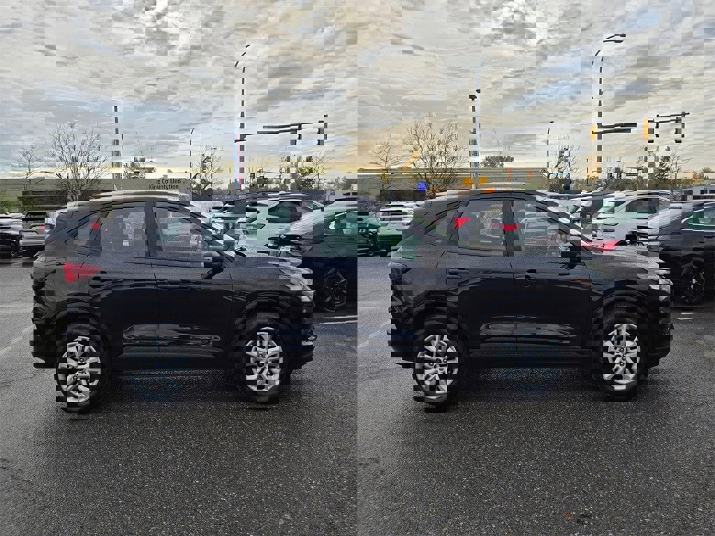 Used 2023 Ford Escape AWD image 4