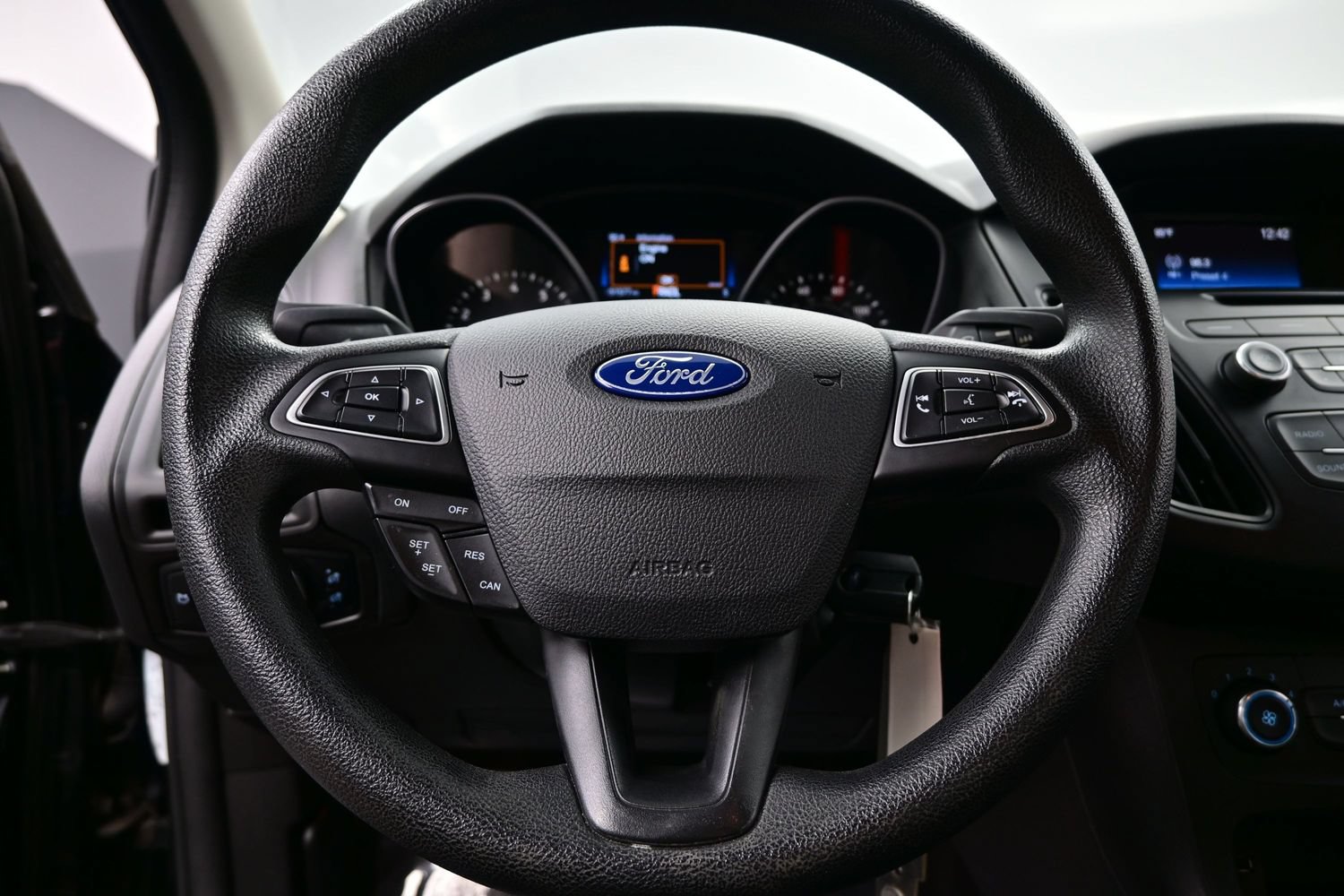 Used 2015 Ford Focus SE FWD image 21
