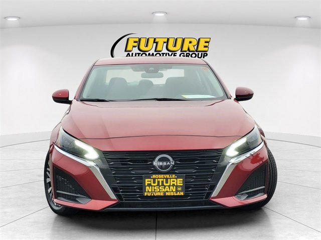 Used 2024 Nissan Altima 2.5 SV image 2
