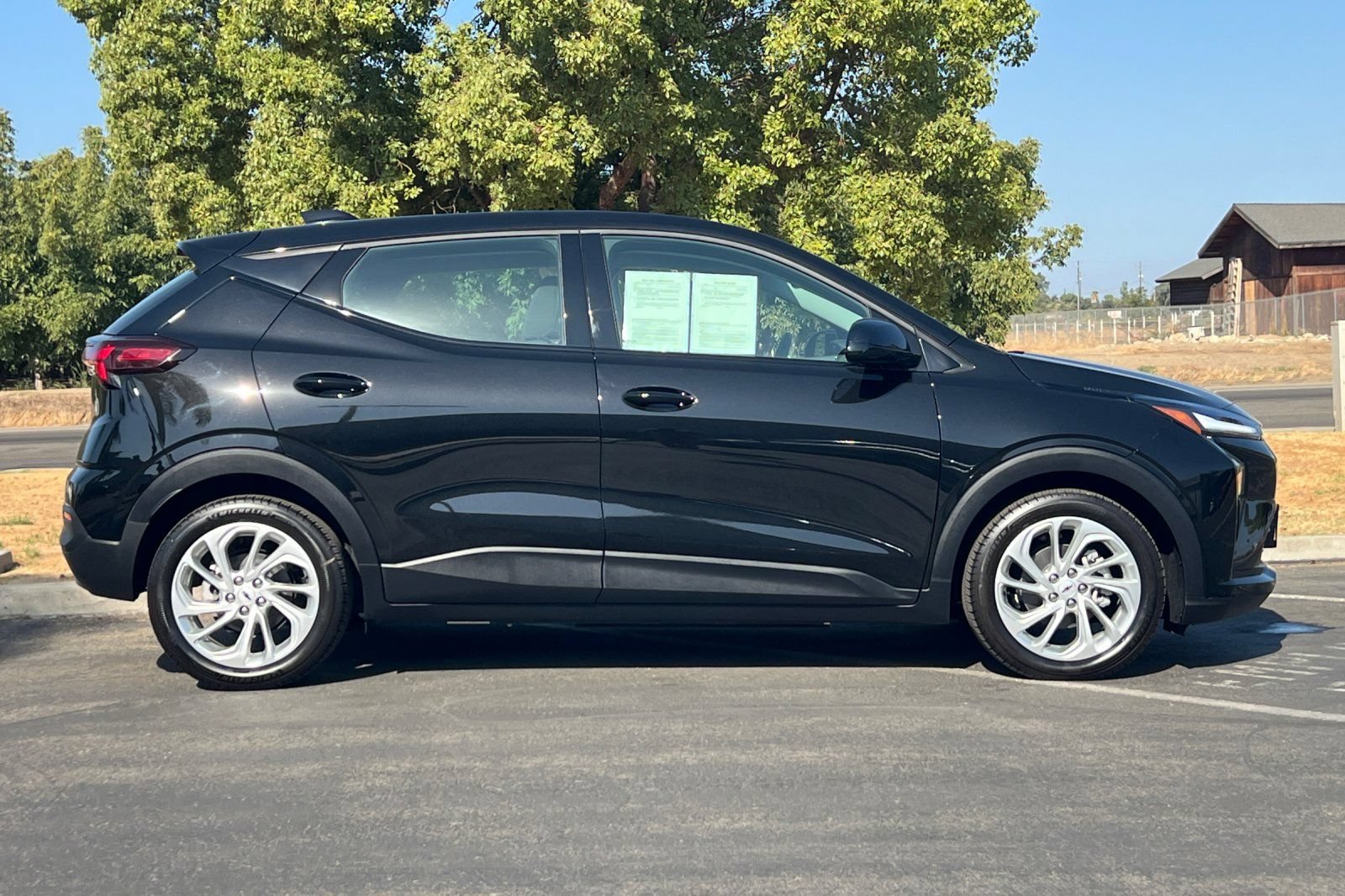 Used 2027 Chevrolet Bolt LT w/ Comfort Package FWD image 3